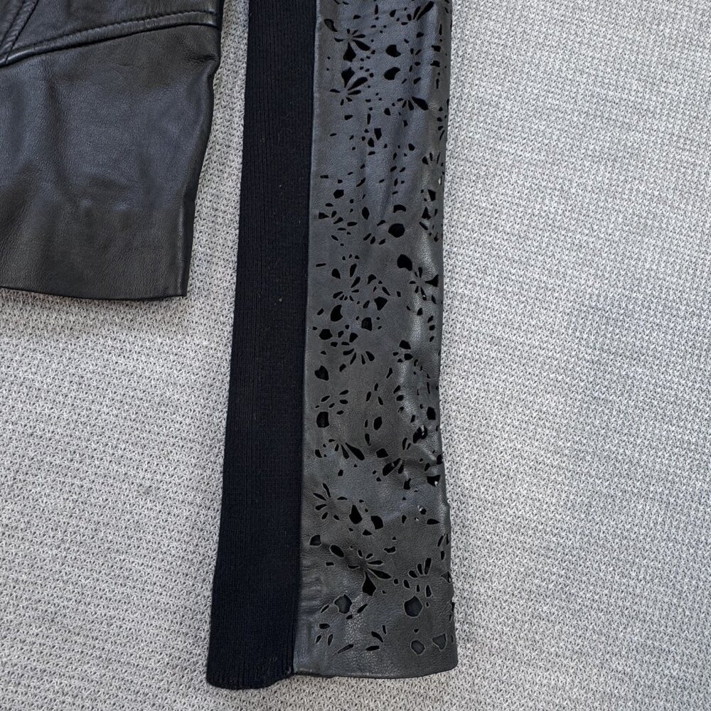 Hinge Womens Motorcycle Jacket Black Leather Full Zip Laser Cut Lined Size M NWT - Picture 10 of 16